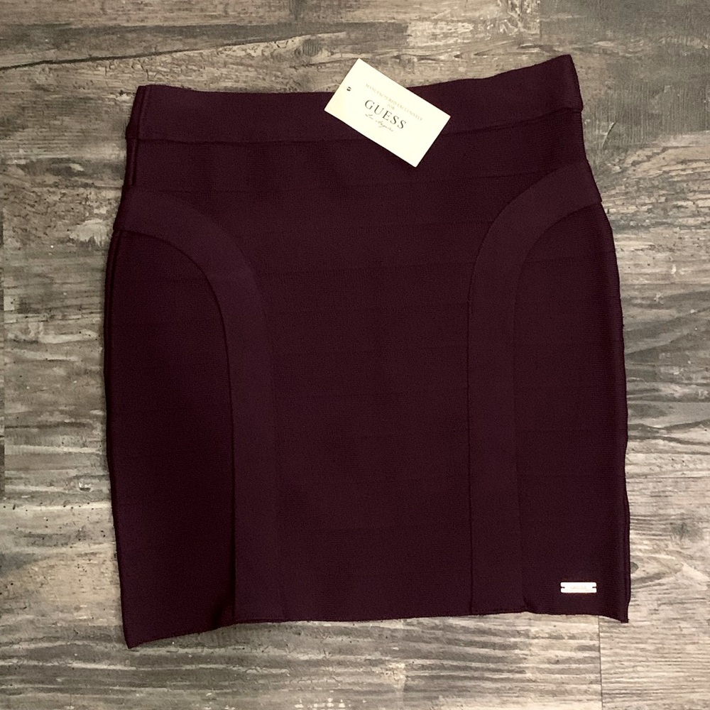 🌻 5 for $50 Guess Stretchy Mini Skirt
